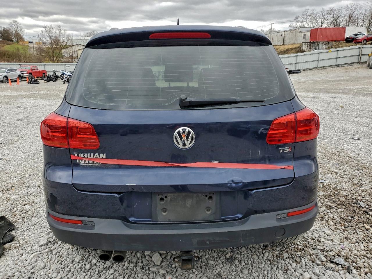 Volkswagen Tiguan S Image 4