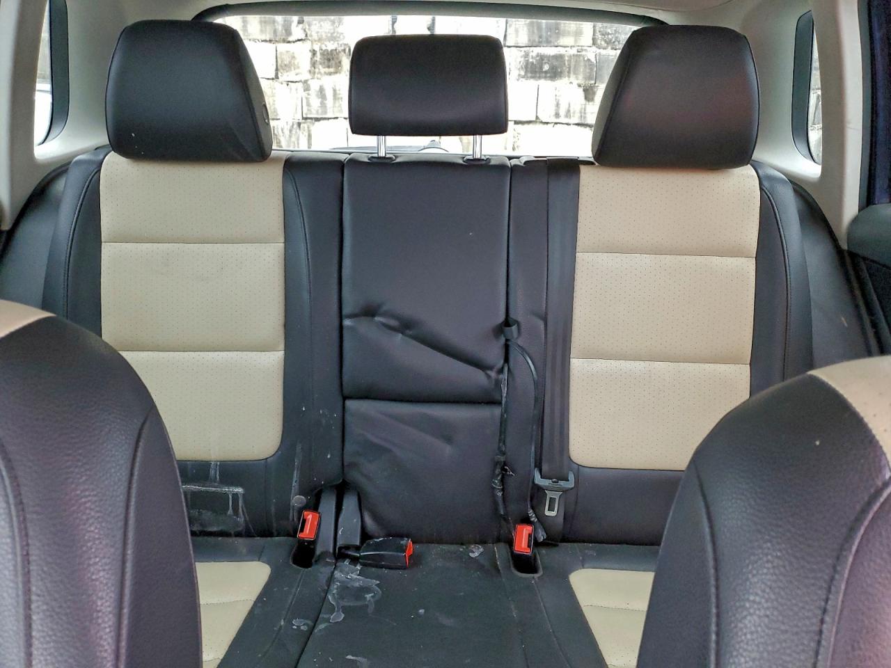 Volkswagen Tiguan S Image 11