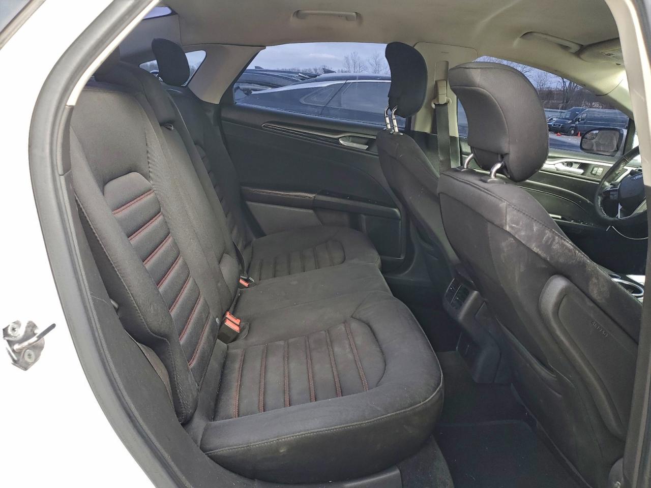 Ford Fusion Se Image 7