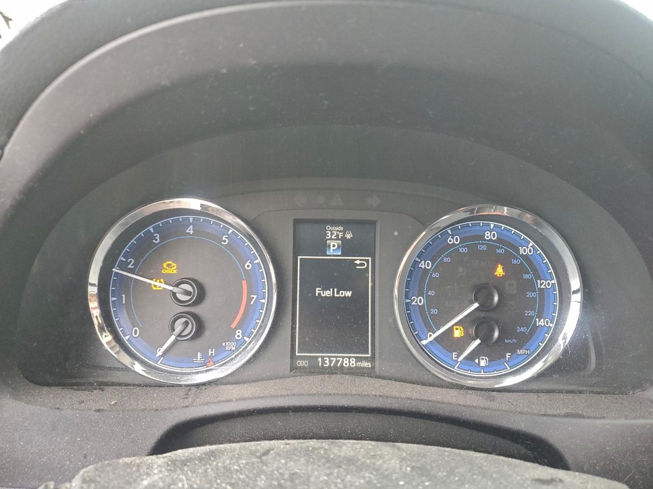 Toyota Corolla L Image 9