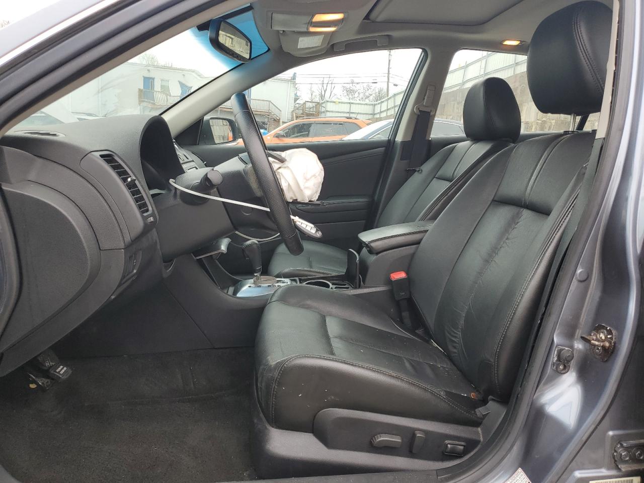 Nissan Altima Base Image 4