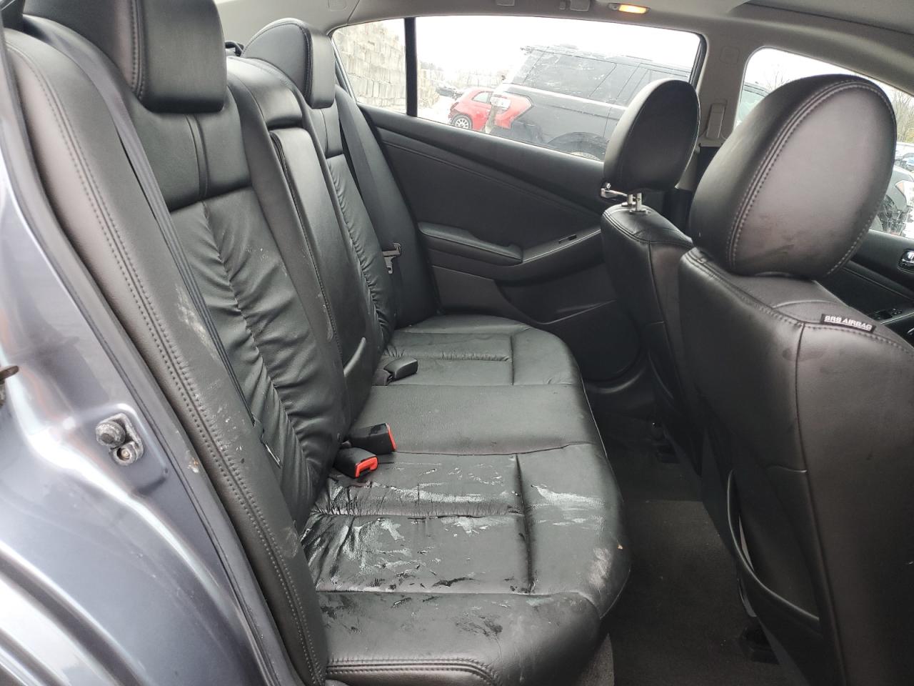 Nissan Altima Base Image 8