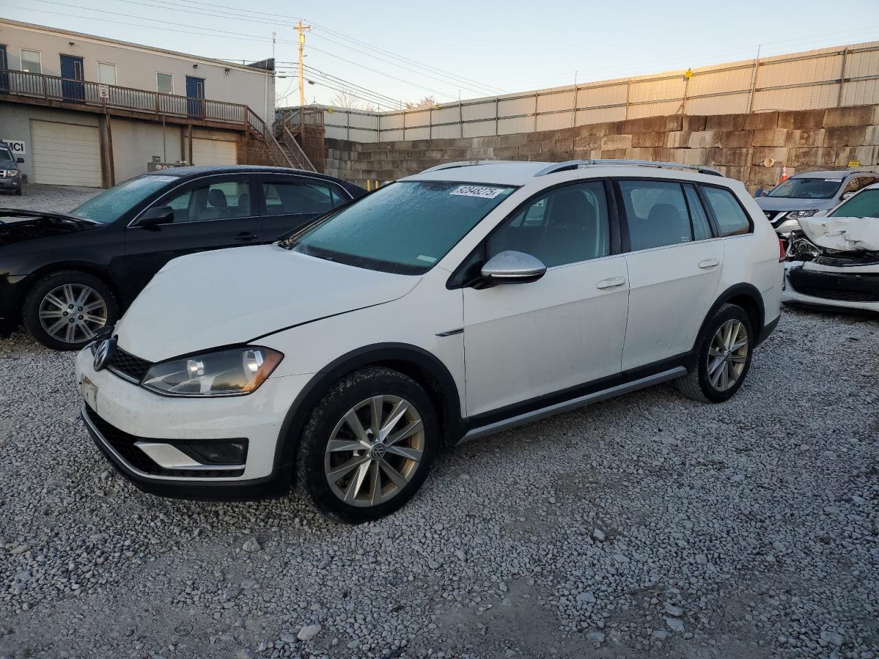 Volkswagen Golf S Image 1