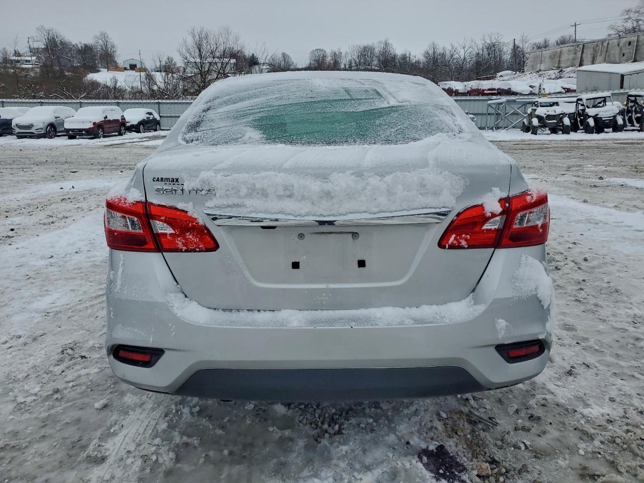 Nissan Sentra S Image 4