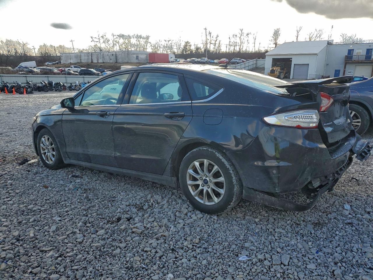Ford Fusion S Image 12
