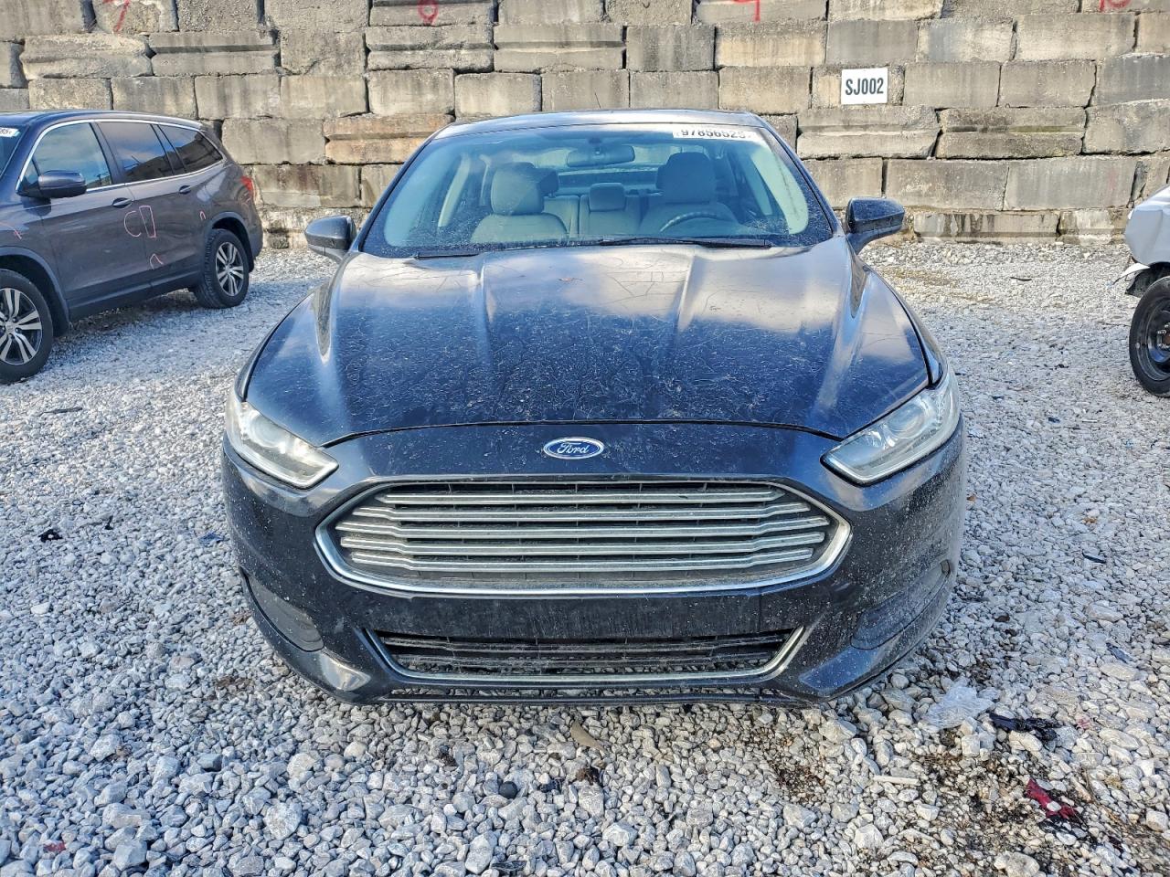Ford Fusion S Image 3