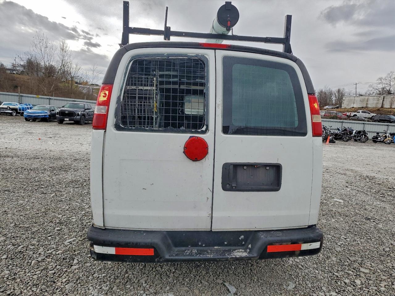 Chevrolet Express Image 7