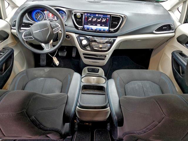 Chrysler Pacifica Touring Image 13