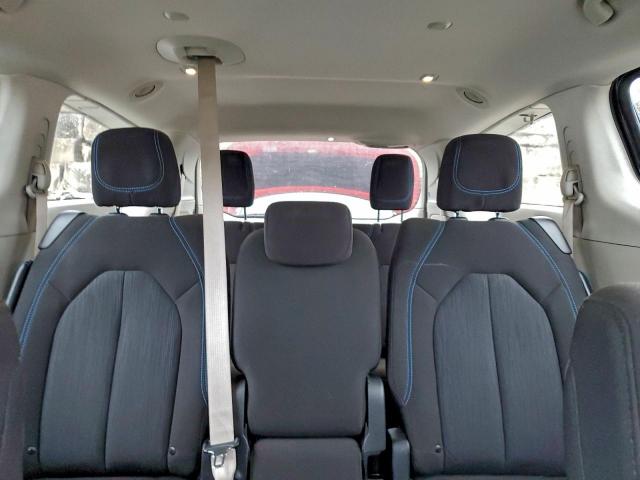 Chrysler Pacifica Touring Image 6