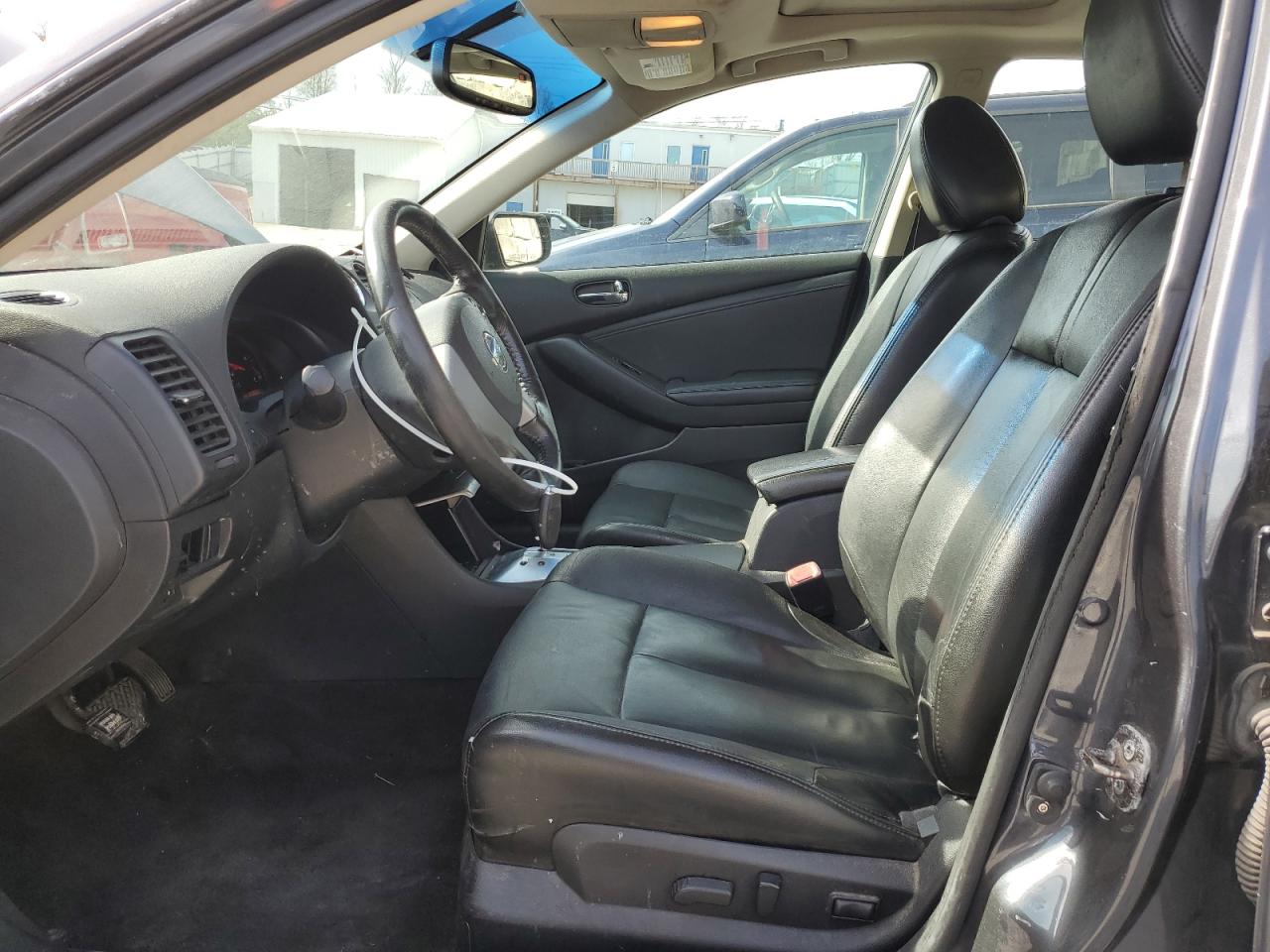 Nissan Altima 2.5 Image 4