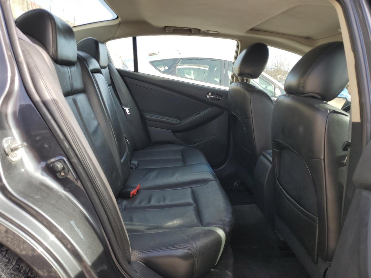 Nissan Altima 2.5 Image 9