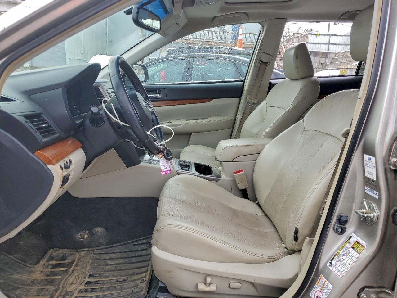 Subaru Outback 2.5i Limited Image 11