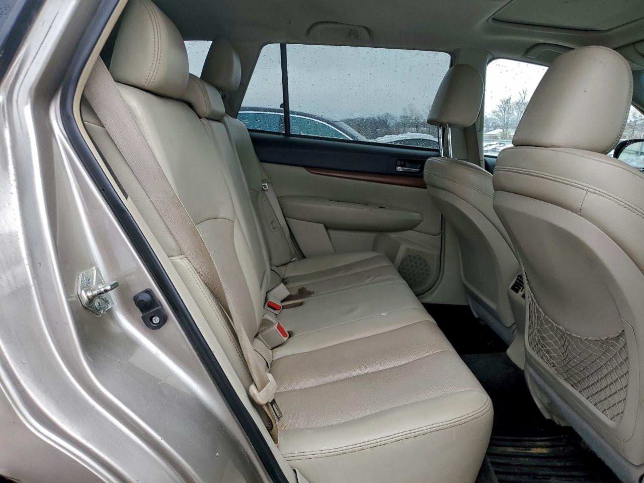 Subaru Outback 2.5i Limited Image 8