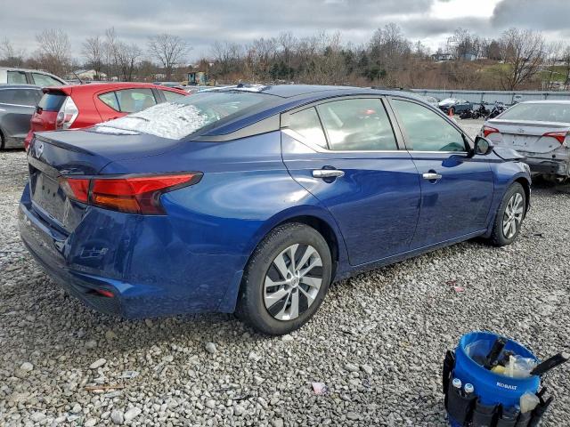 Nissan Altima S Image 12