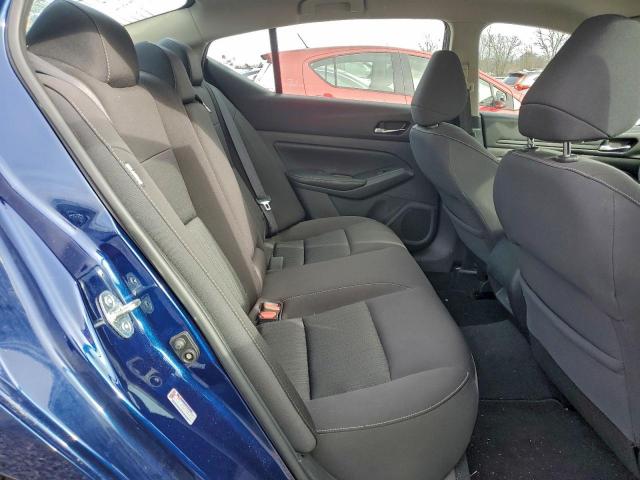 Nissan Altima S Image 2