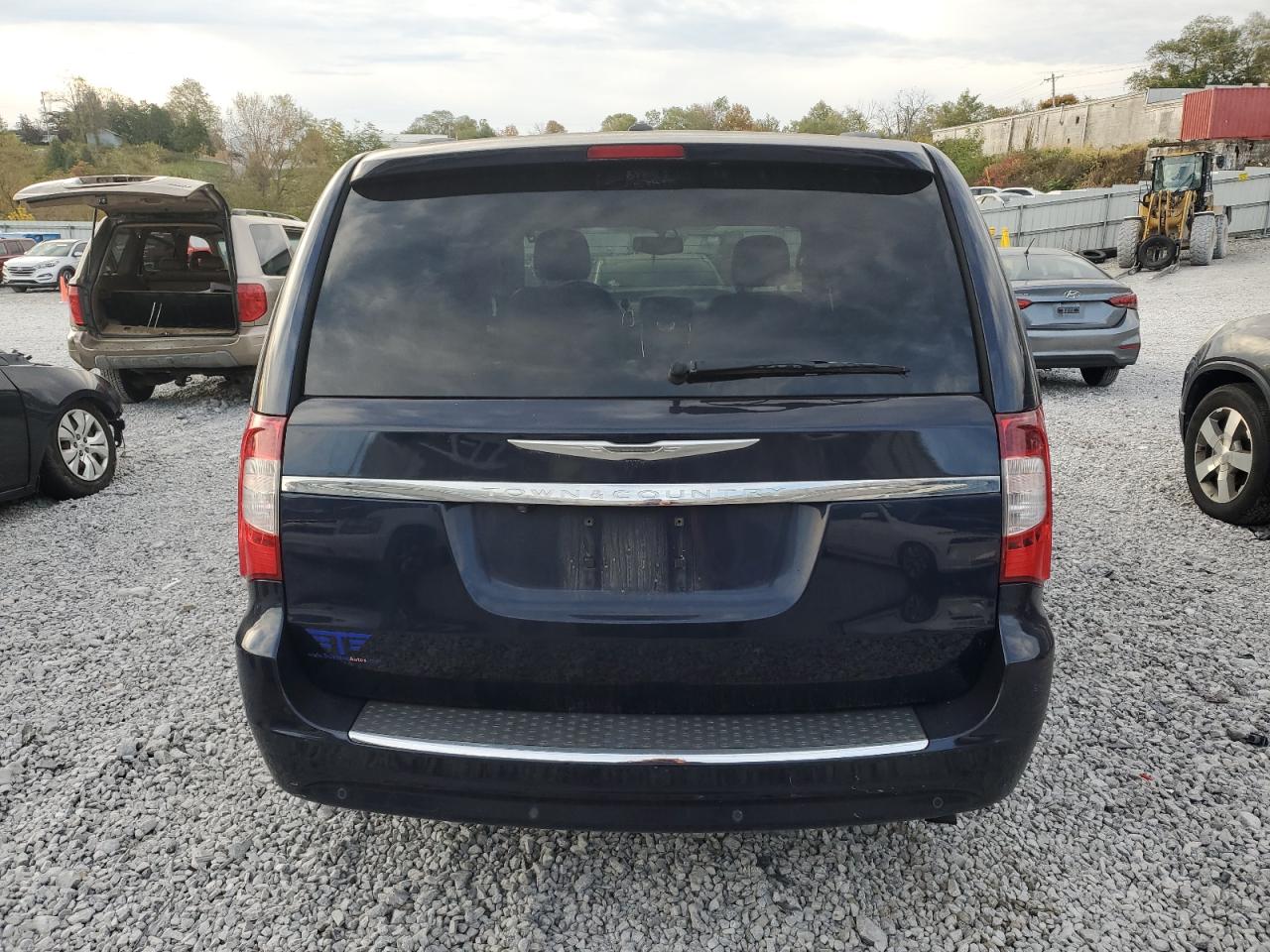 Chrysler Minivan Touring L Image 3