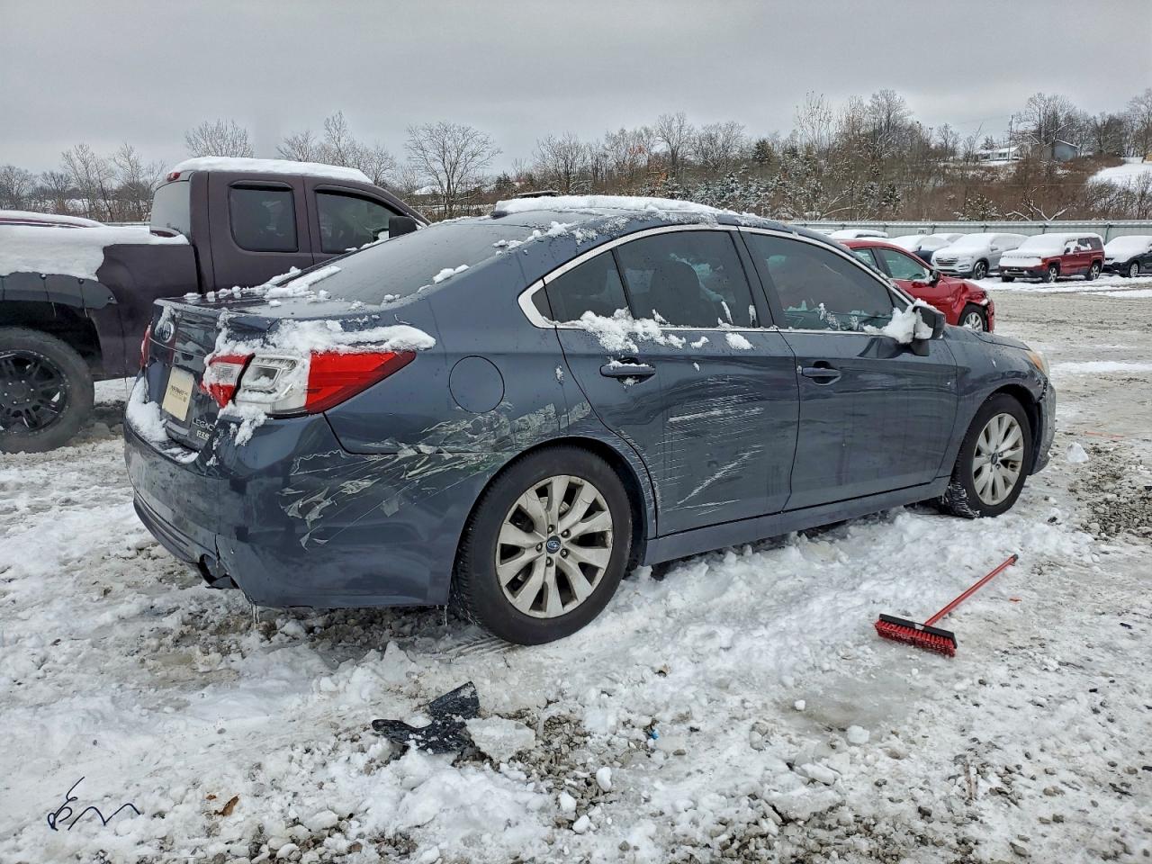 Subaru Legacy 2.5i Premium Image 4