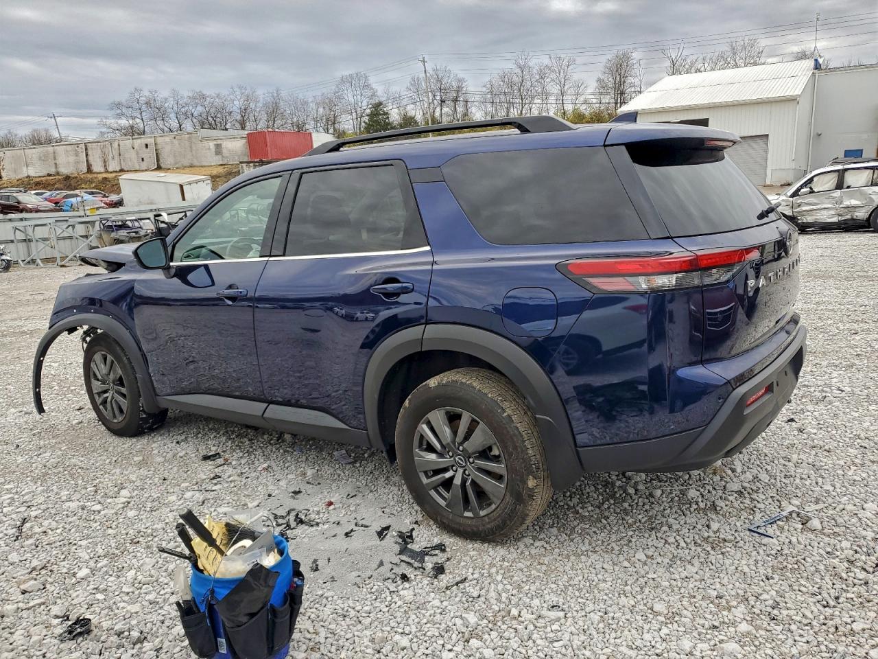 Nissan Pathfinder Sv Image 6