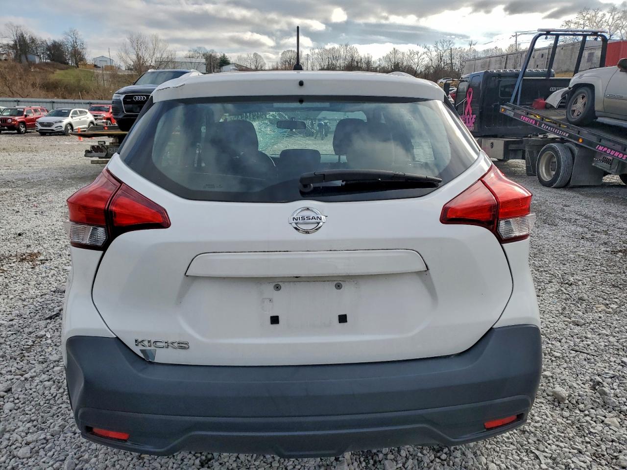 Nissan Kicks S Image 10