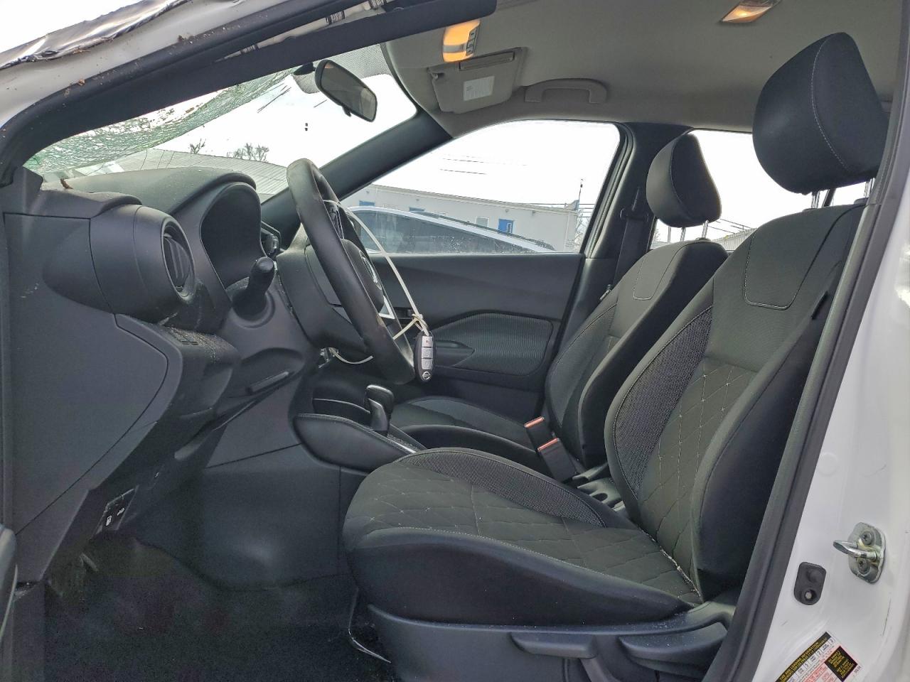 Nissan Kicks S Image 11