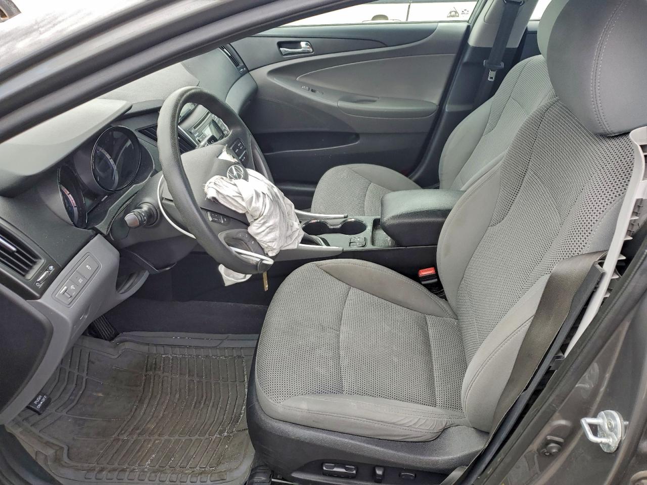 Hyundai SONATA Gls Image 7