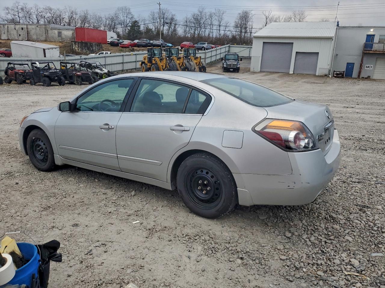 Nissan Altima Base Image 2