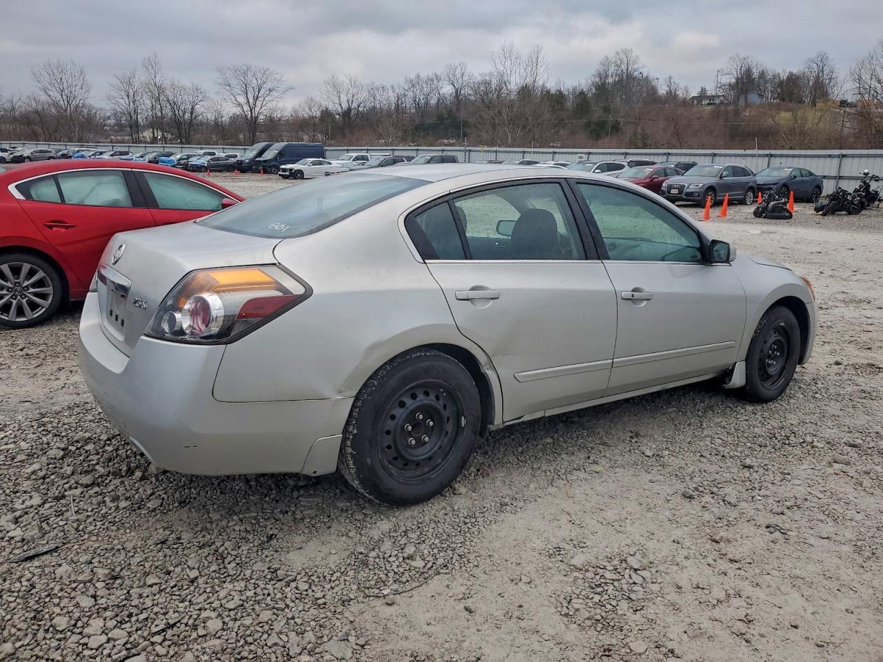 Nissan Altima Base Image 3