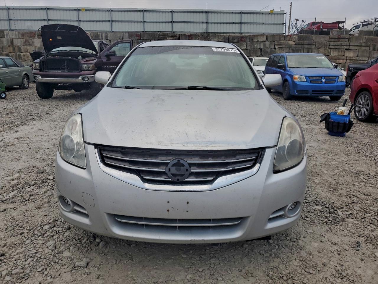 Nissan Altima Base Image 12