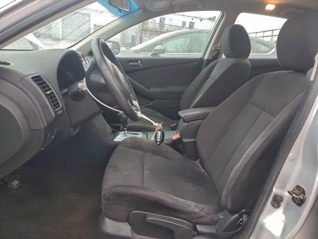 Nissan Altima Base Image 11