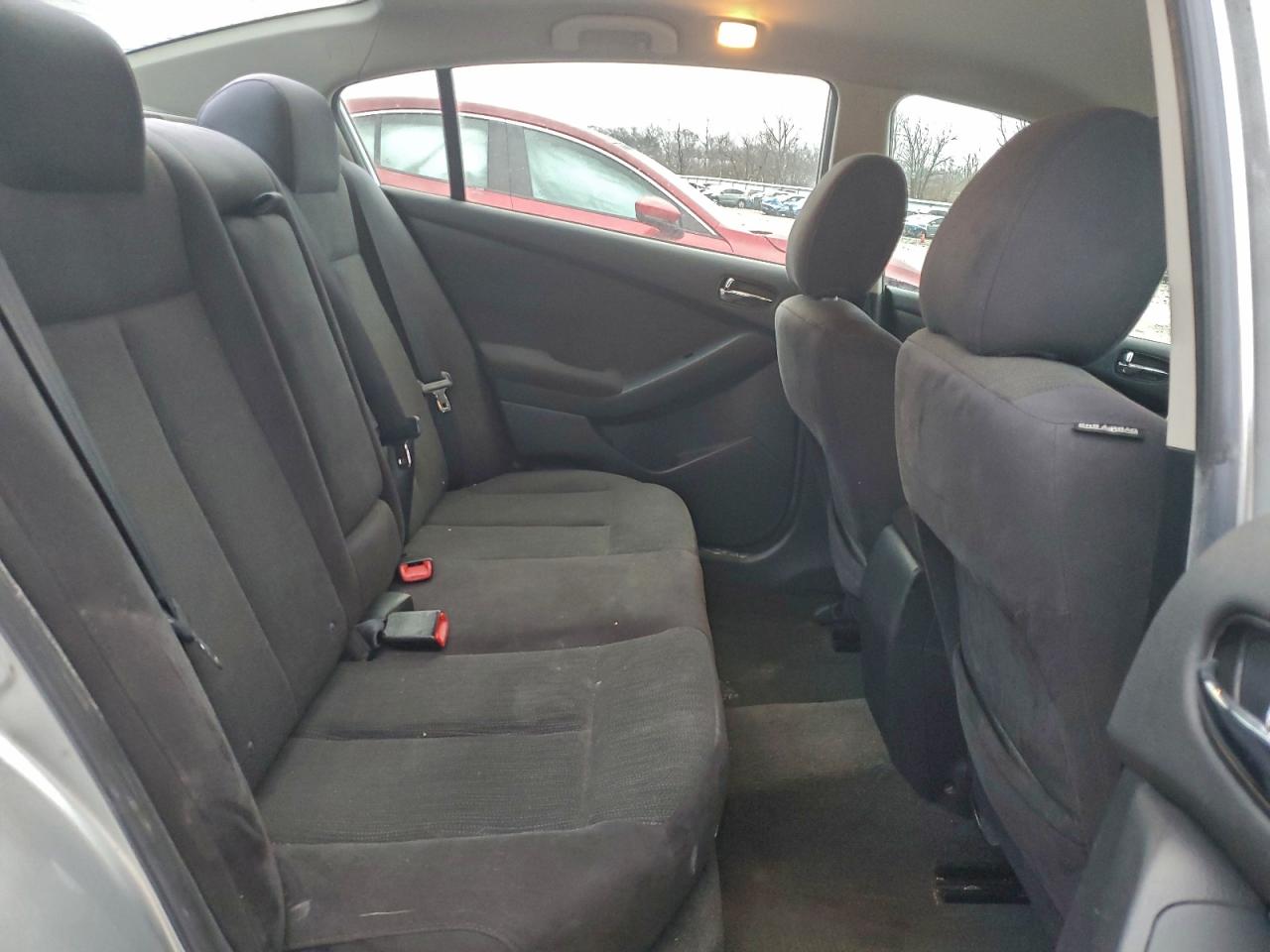 Nissan Altima Base Image 7