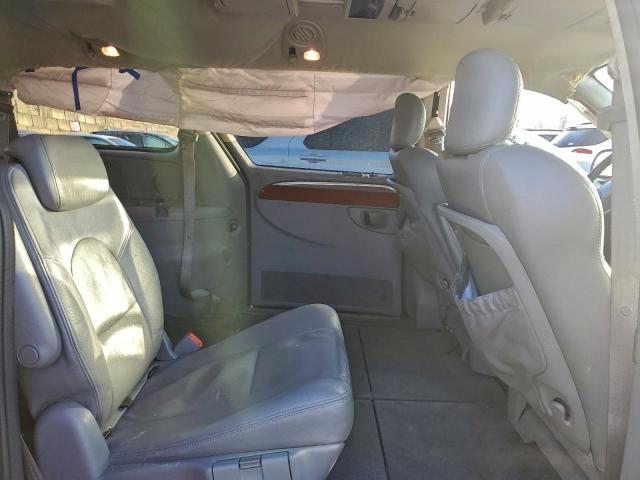 Chrysler Minivan Limited Image 13