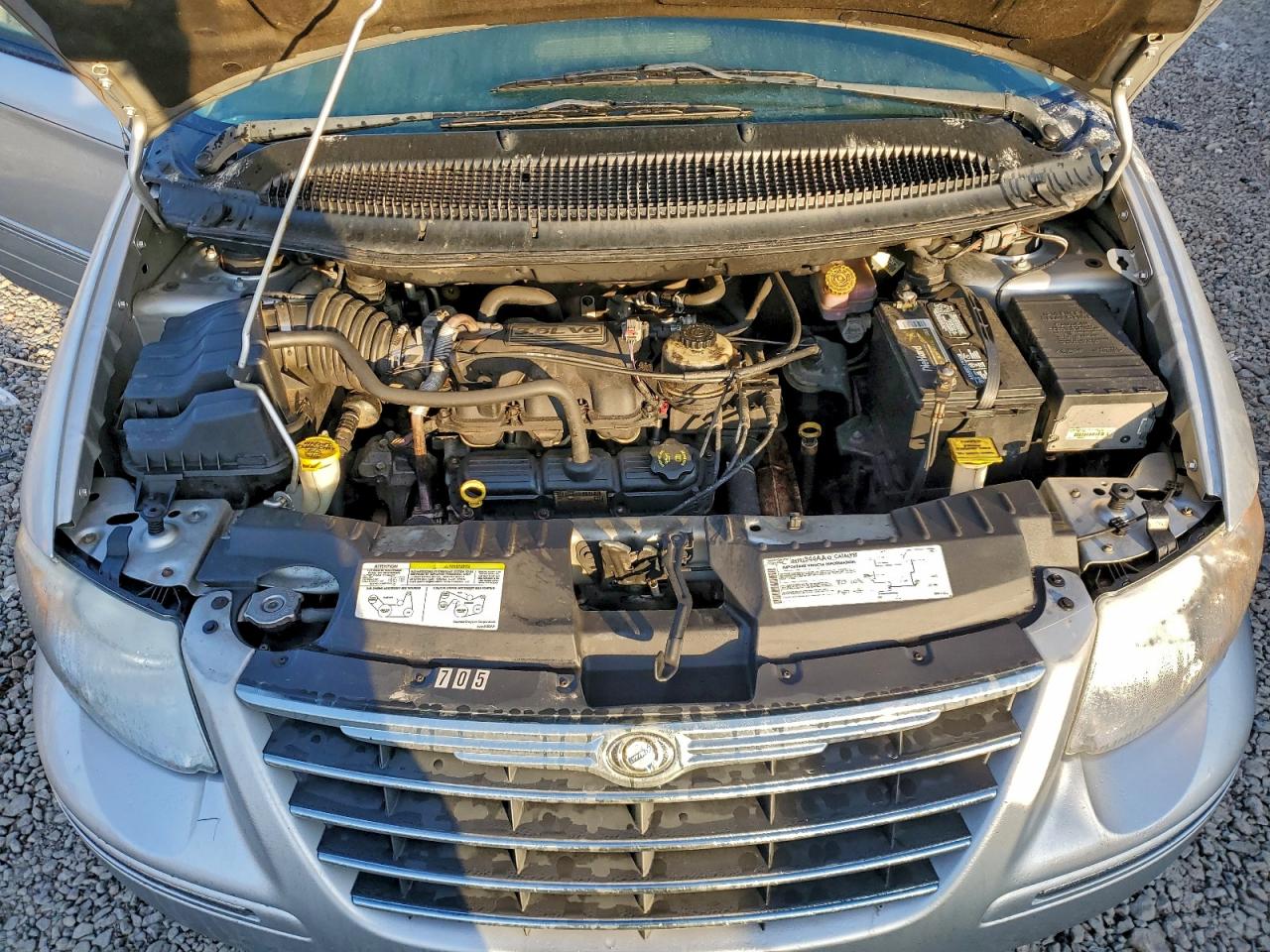 Chrysler Minivan Limited Image 8