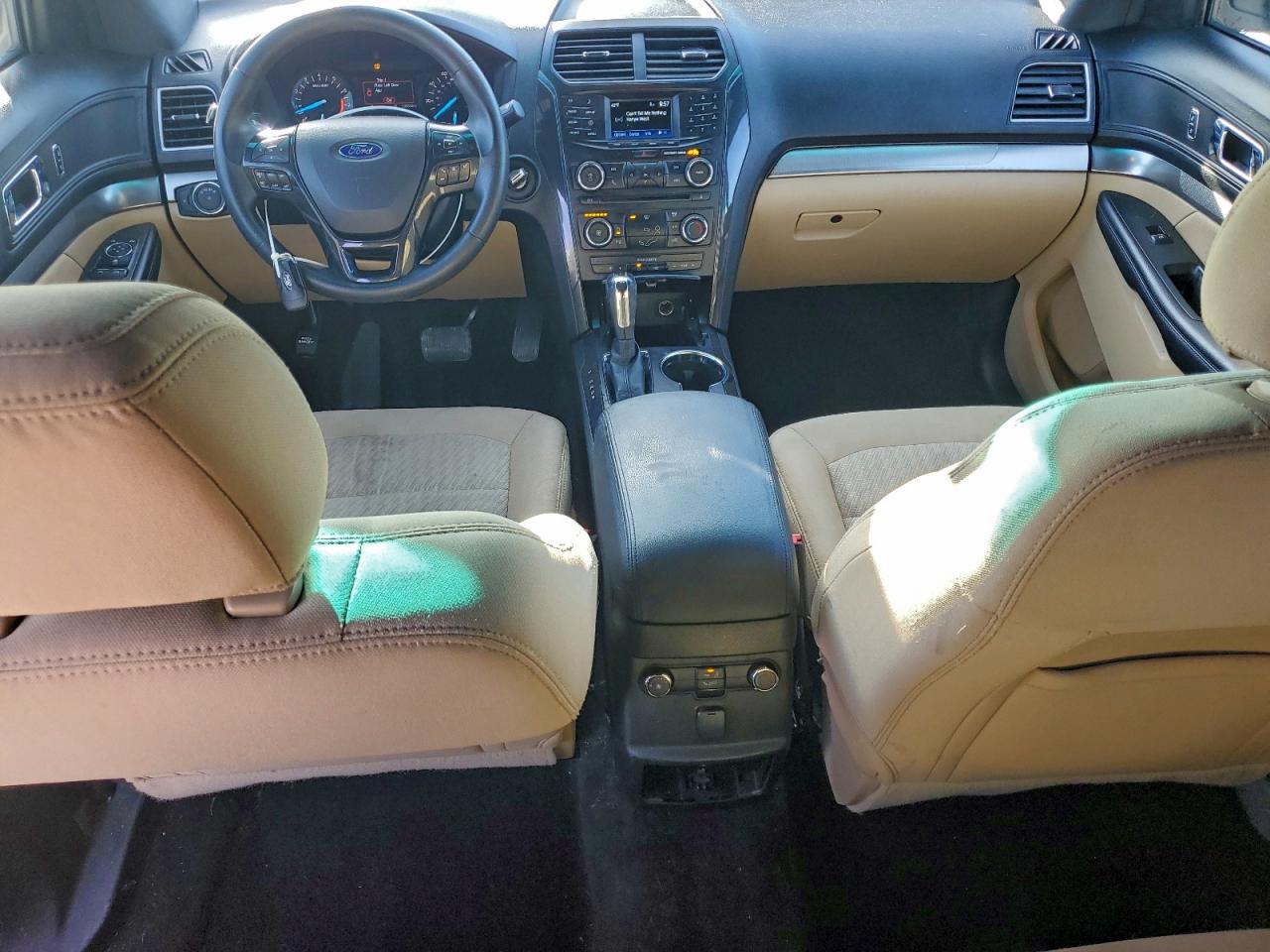 Ford Explorer Image 12