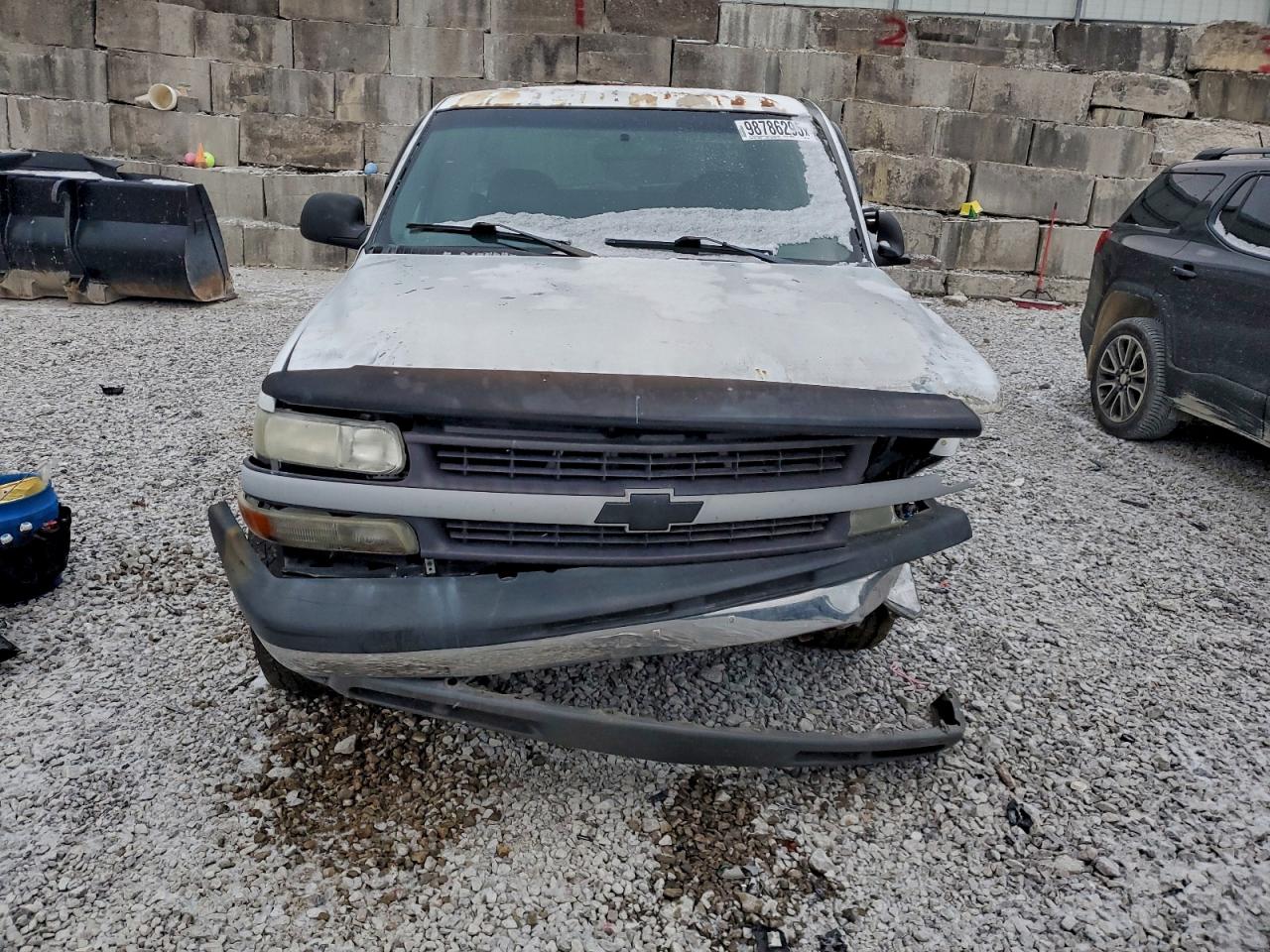 Chevrolet Silverado C1500 Image 11