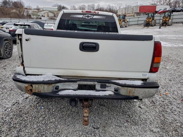 Chevrolet Silverado C1500 Image 3