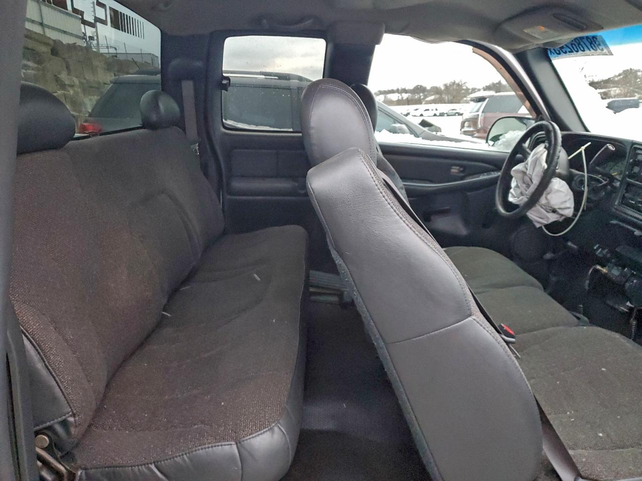 Chevrolet Silverado C1500 Image 4