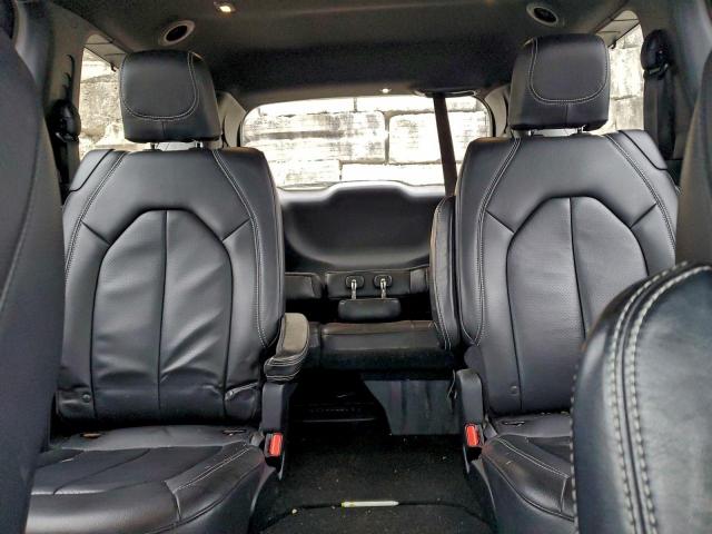 Chrysler Pacifica Touring L Image 12