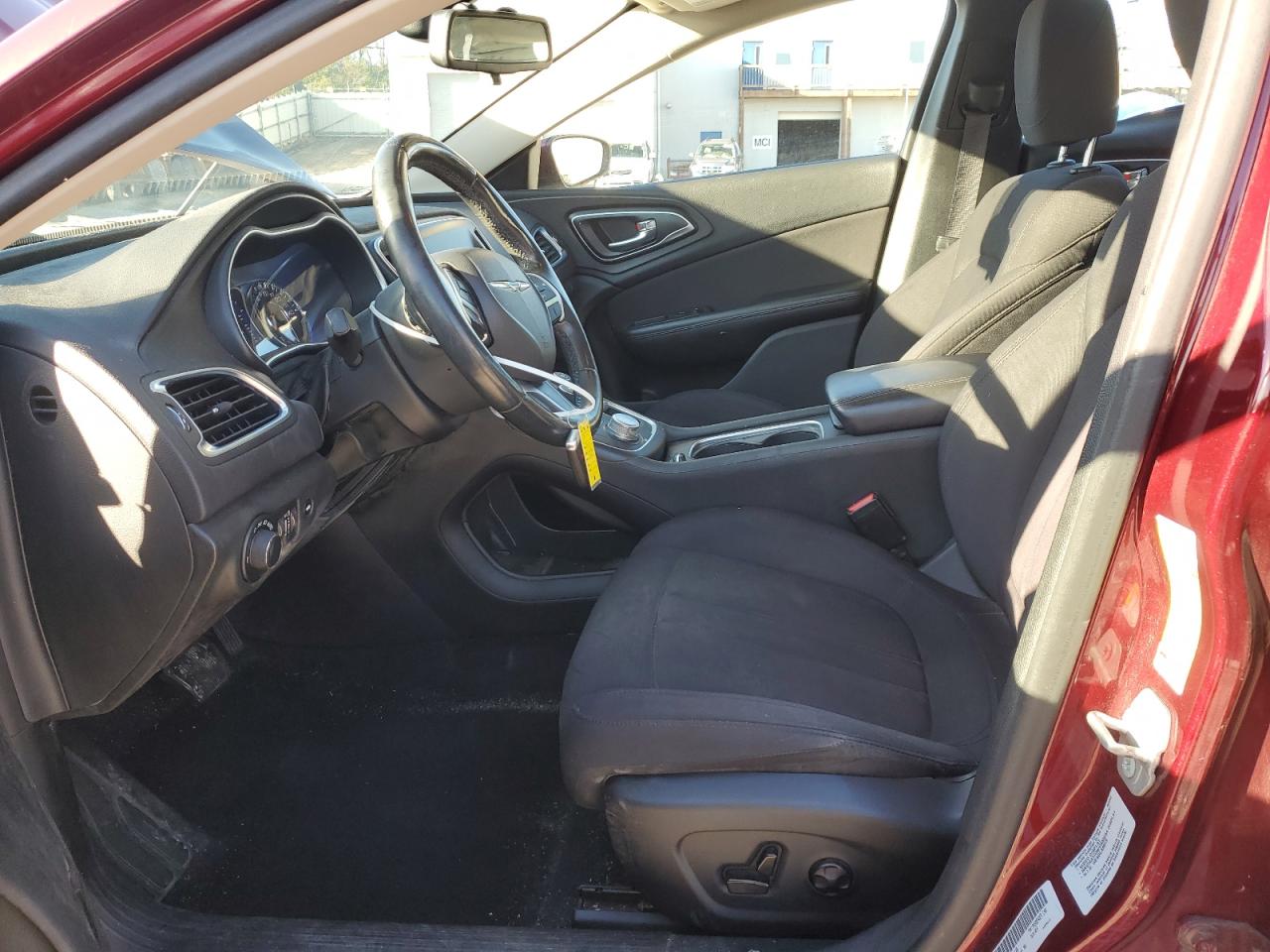 Chrysler 200 Limited Image 8