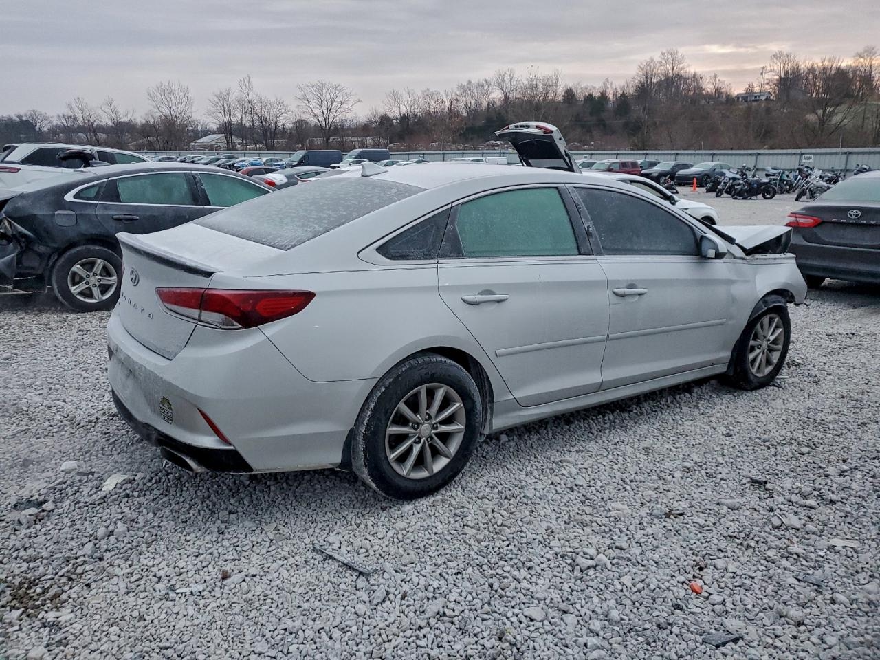 Hyundai SONATA Se Image 2