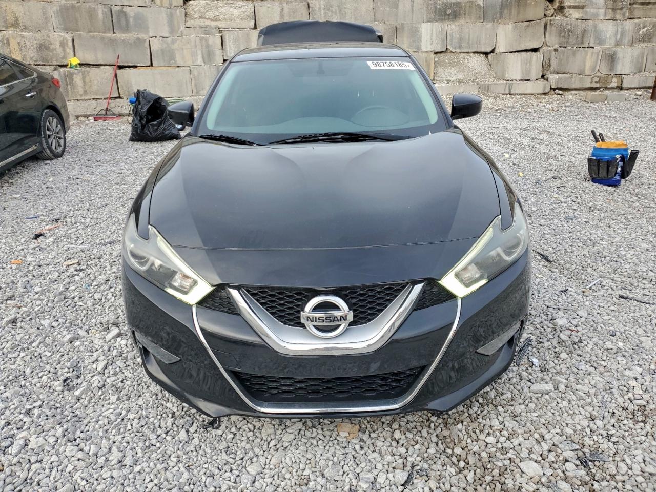 Nissan Maxima 3.5s Image 6