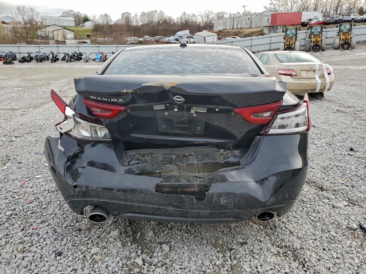 Nissan Maxima 3.5s Image 5