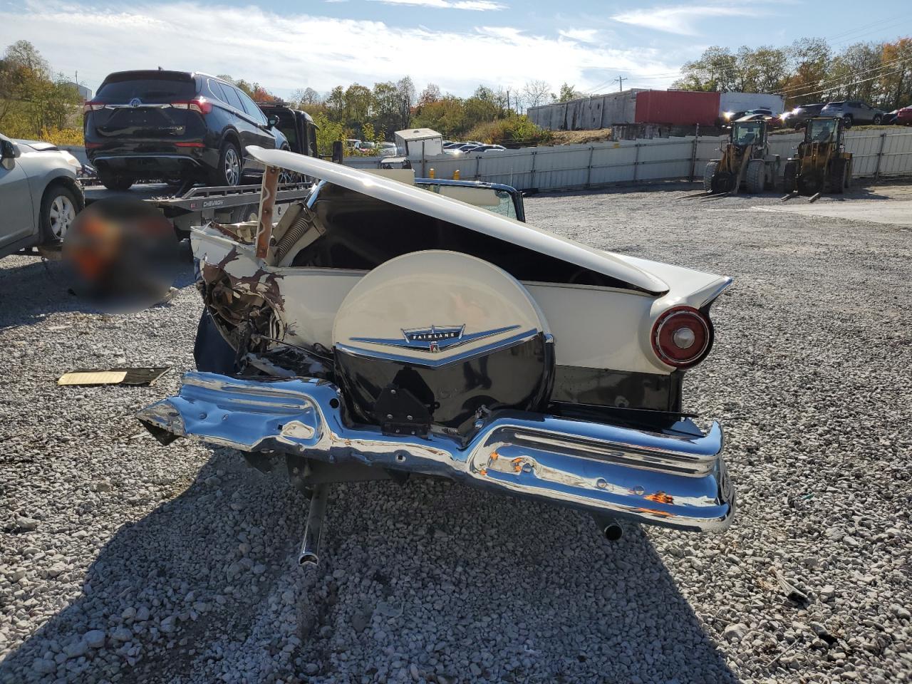 Ford Fairlane Image 10