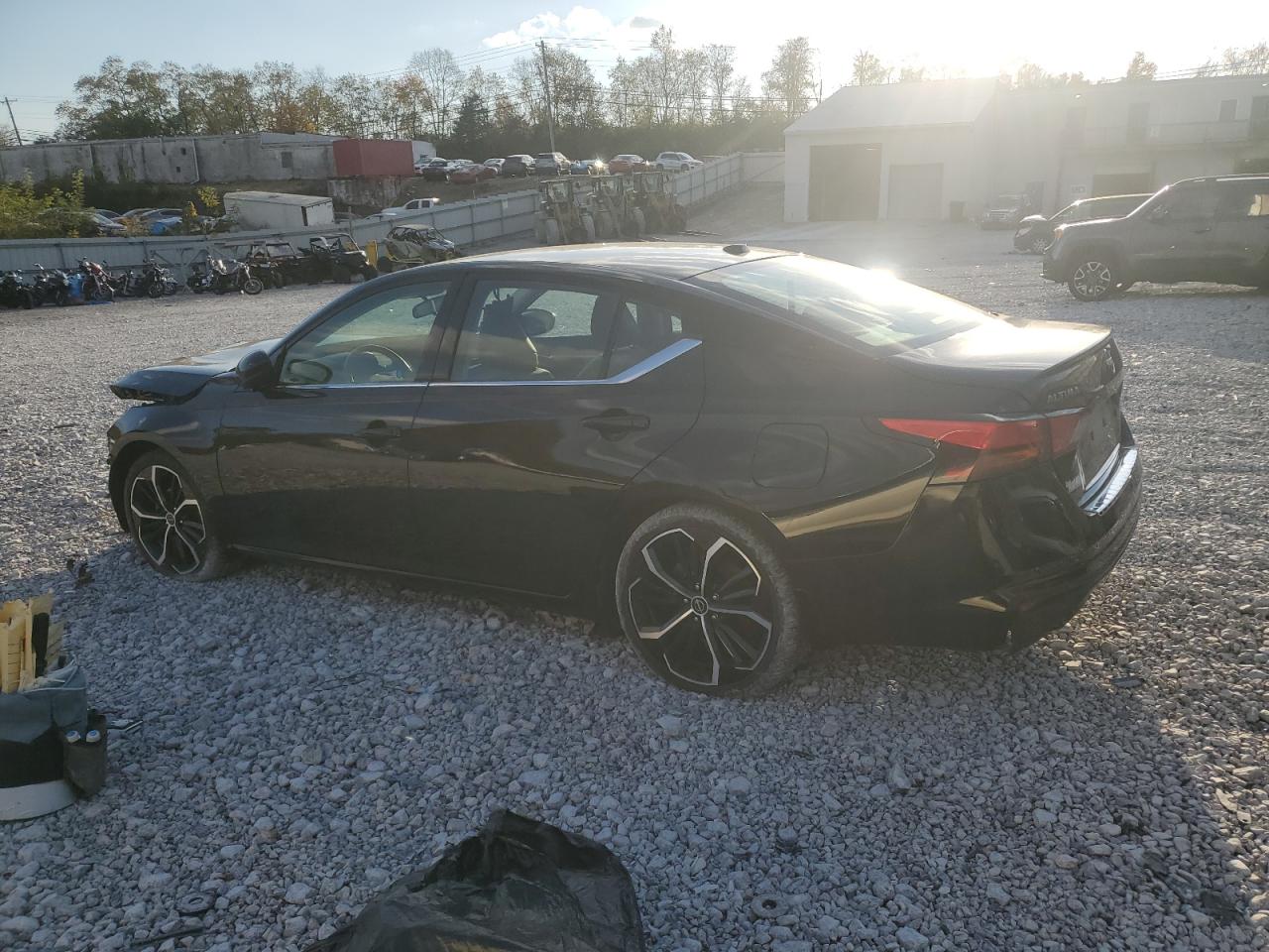 Nissan Altima Sr Image 2