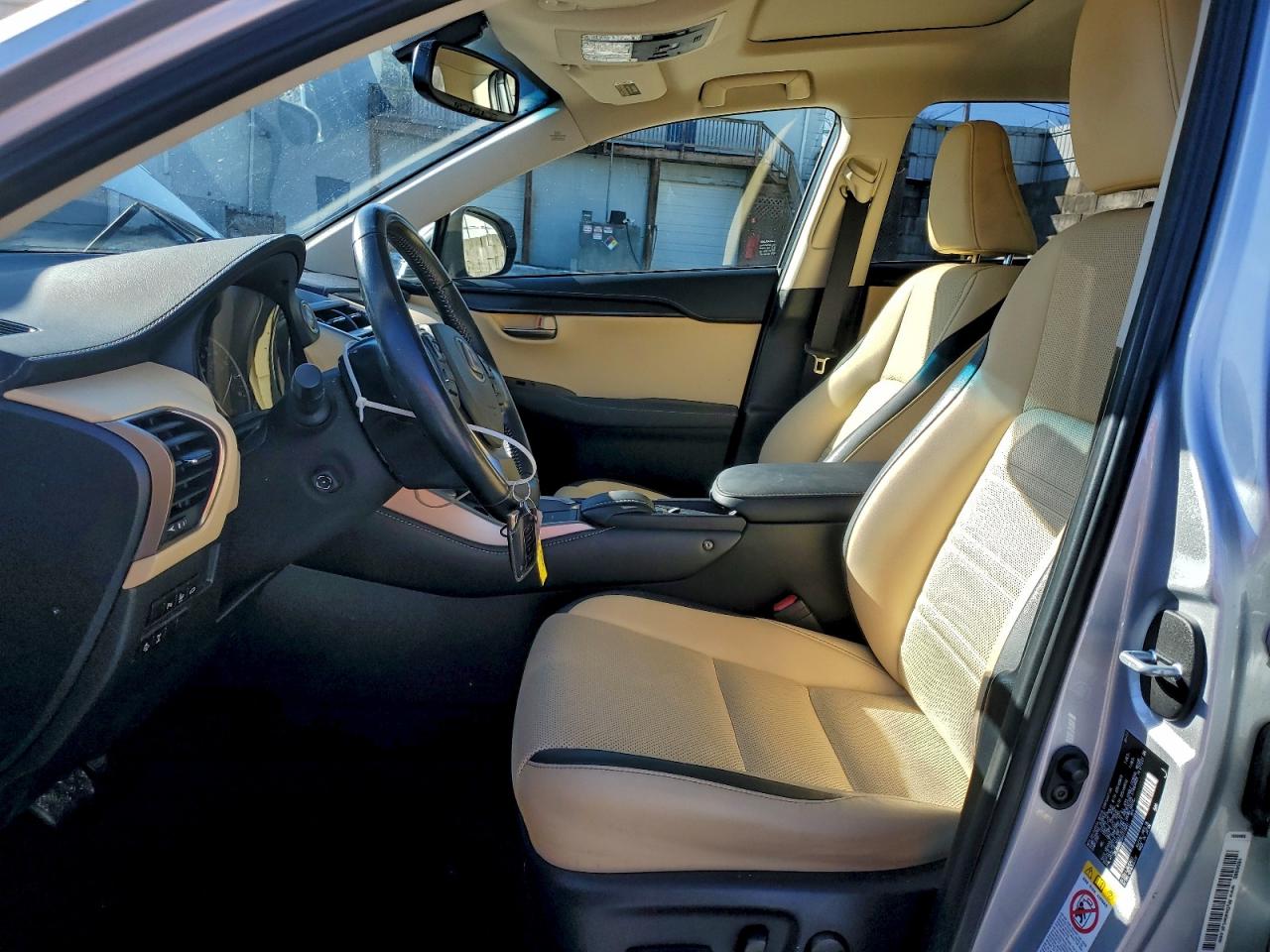 Lexus NX 200t Base Image 4