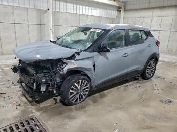  Salvage Nissan Kicks
