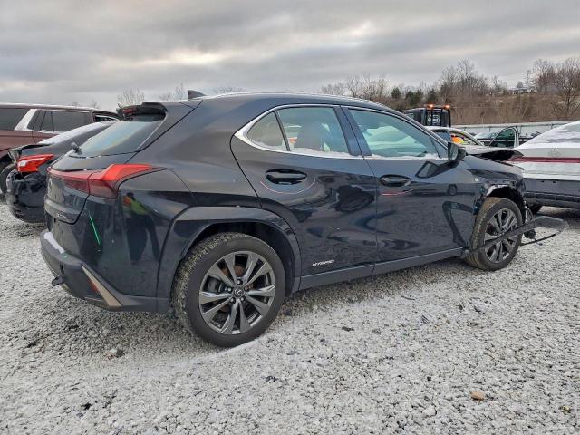 Lexus Ux 250h Base Image 3
