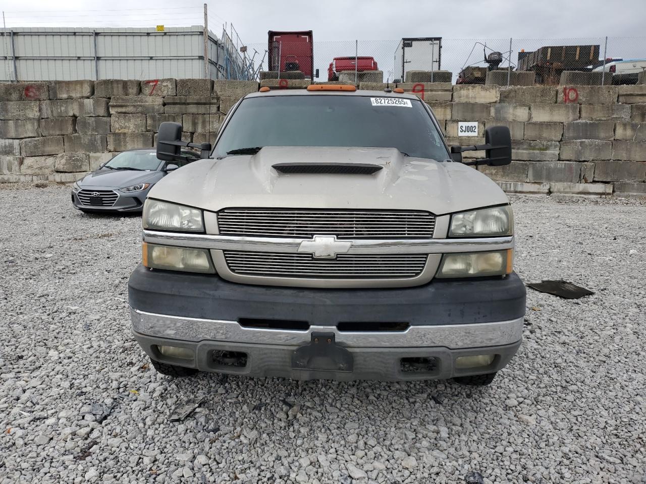 Chevrolet Silverado C3500 Image 6