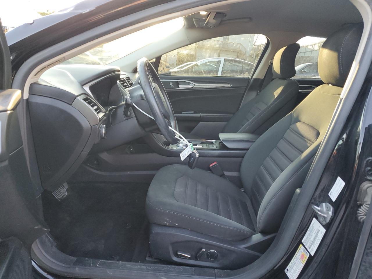 Ford Fusion Se Image 11