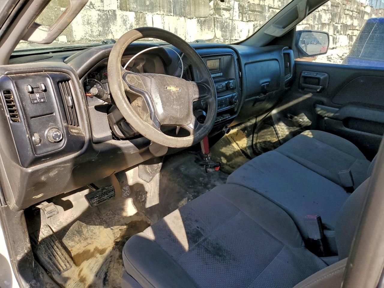 Chevrolet Silverado C2500 Heavy Duty Image 2