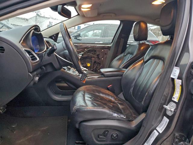 Chrysler 200 C Image 9